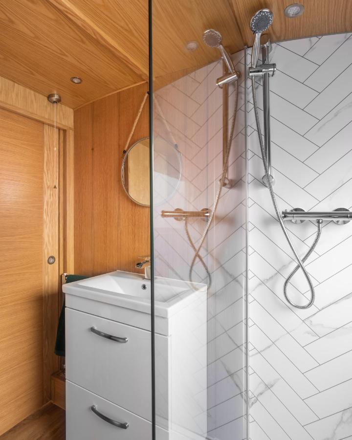 Edinburgh - Houseboats Hotel Ngoại thất bức ảnh