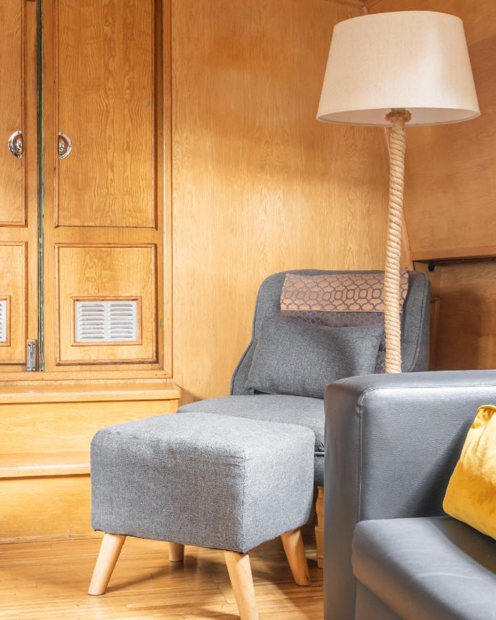 Edinburgh - Houseboats Hotel Ngoại thất bức ảnh