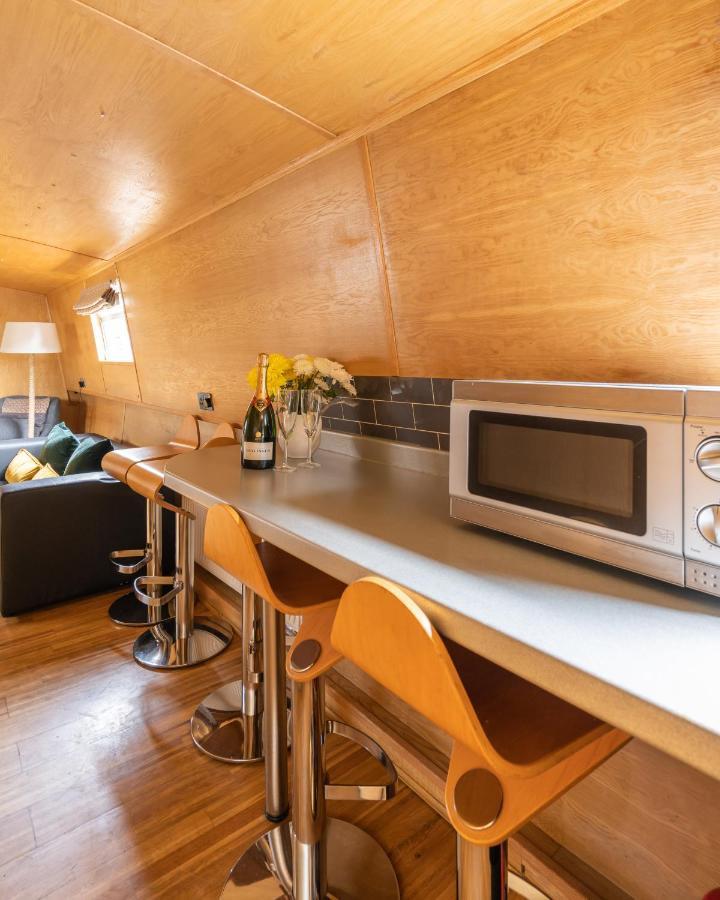 Edinburgh - Houseboats Hotel Ngoại thất bức ảnh