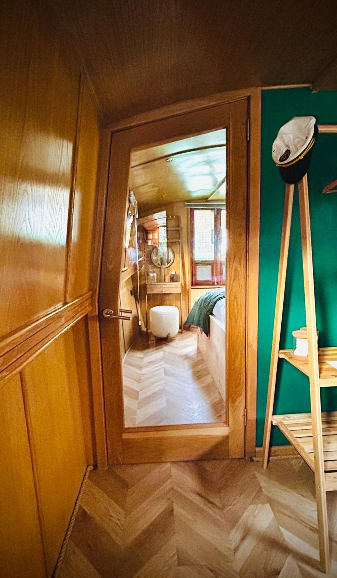 Edinburgh - Houseboats Hotel Ngoại thất bức ảnh