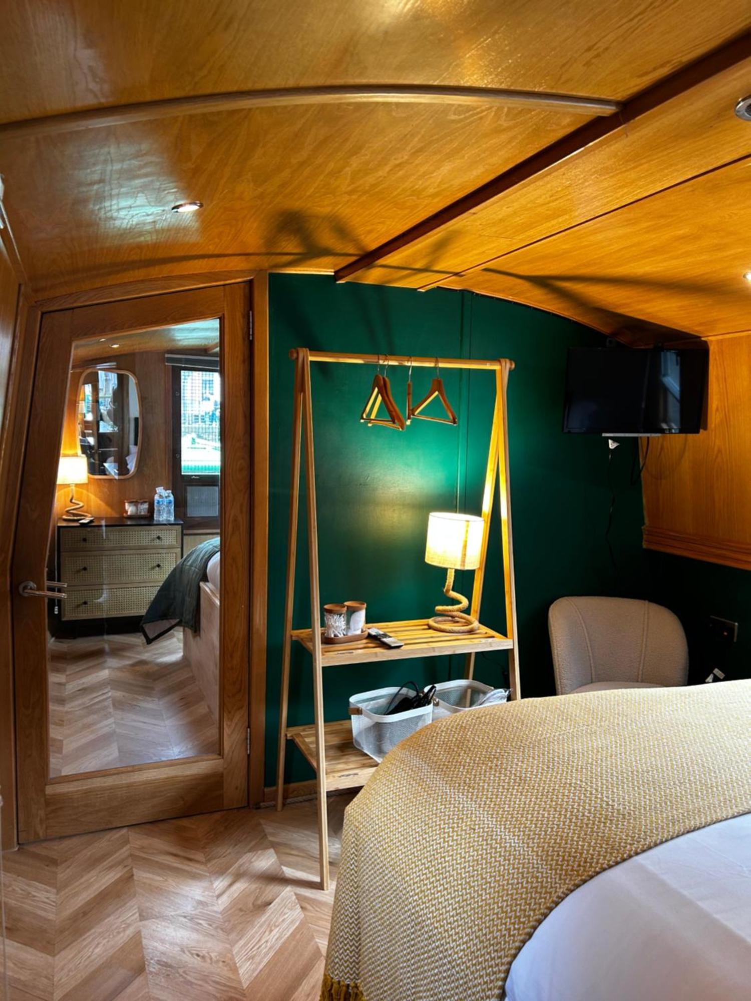 Edinburgh - Houseboats Hotel Ngoại thất bức ảnh