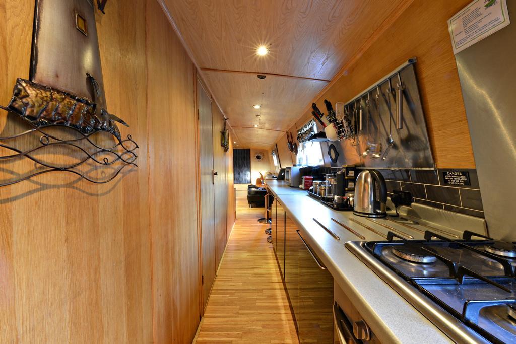 Edinburgh - Houseboats Hotel Ngoại thất bức ảnh