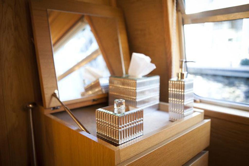 Edinburgh - Houseboats Hotel Ngoại thất bức ảnh